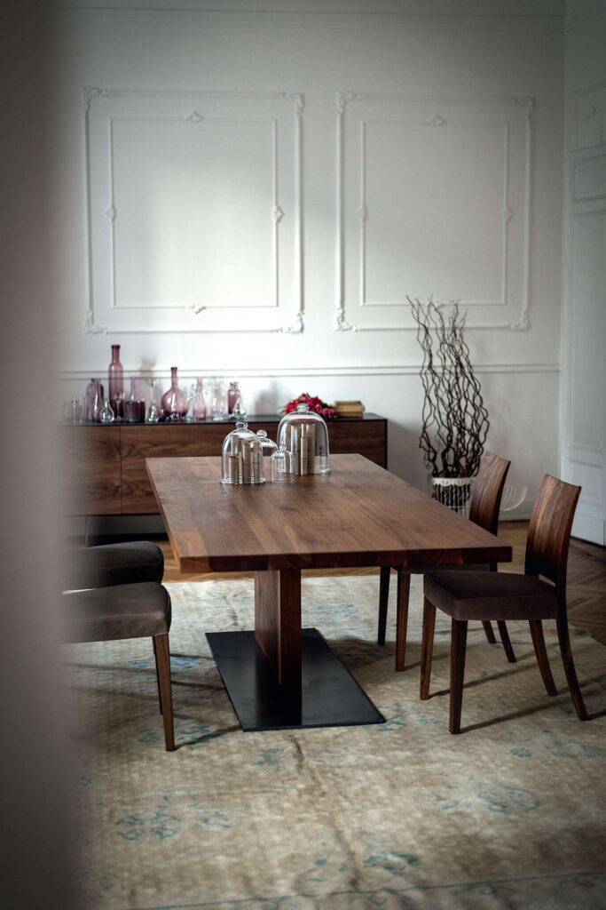 RIVA_Tisch_Liam Wood_Lukaszewitz_Reutlingen