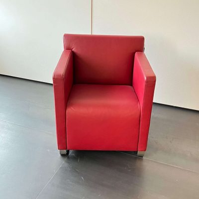 Cor_Sessel_Quant_Leder_rot__Kufen_chrom_Lukaszewitz_Reutlingen